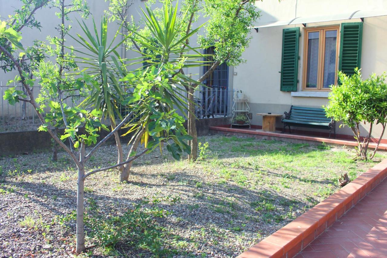 L' Oasi Del Cervo - Casa Con Giardino E Posto Auto, Uscita Autostrada A11 Villa Florens Exteriör bild